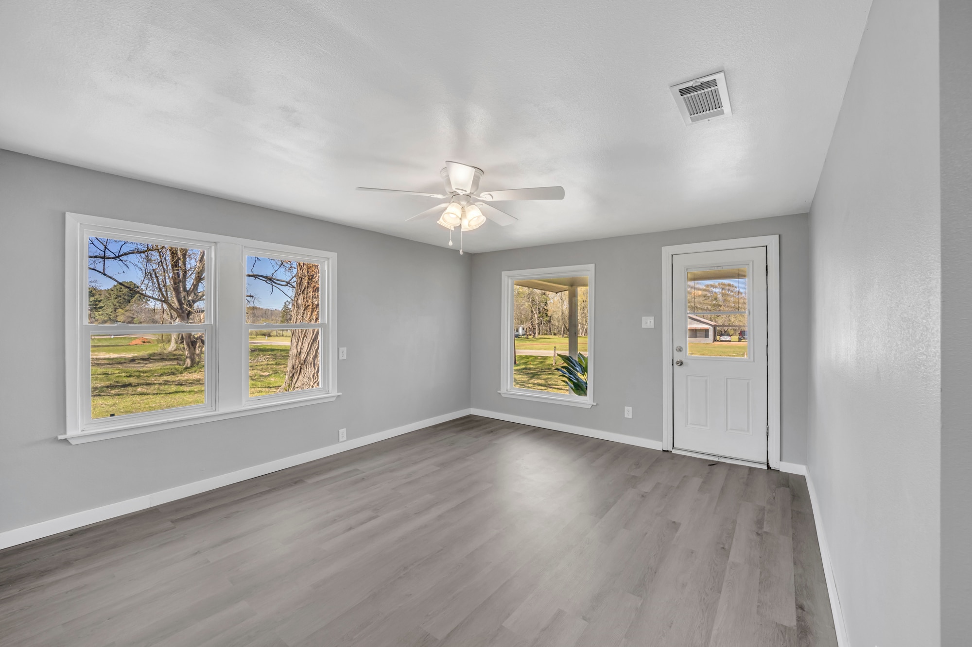 Building Photo - 4255 State Highway 323 W