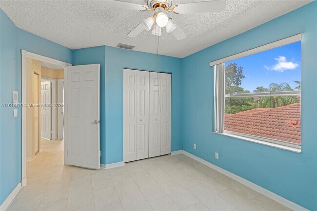 Building Photo - 18405 NW 9th Ct