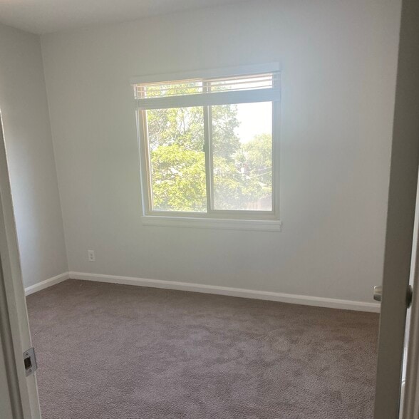 Building Photo - 761 S 1000 E