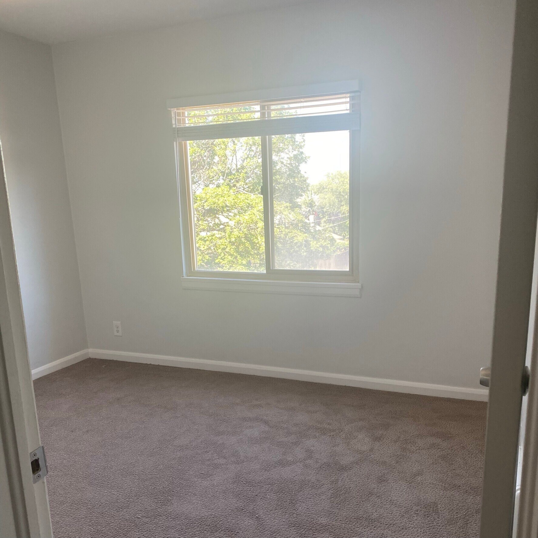 Building Photo - 761 S 1000 E