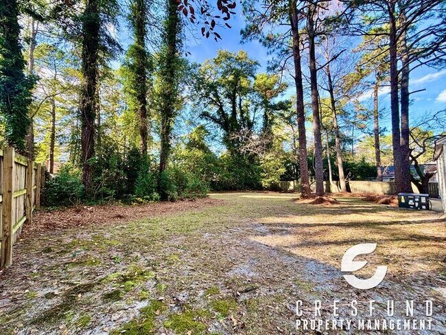 Building Photo - Charming 3 Bedroom 2 Bath Cottage style