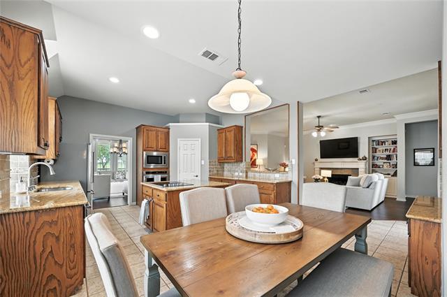 Building Photo - 643 Aspen Ct