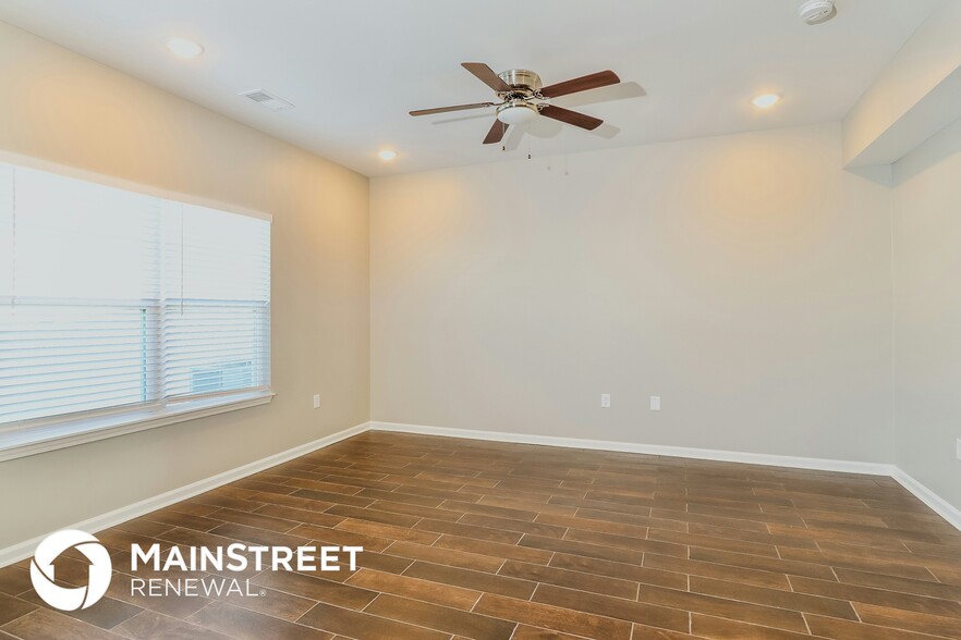 Building Photo - 2069 Paddle Wheel Dr