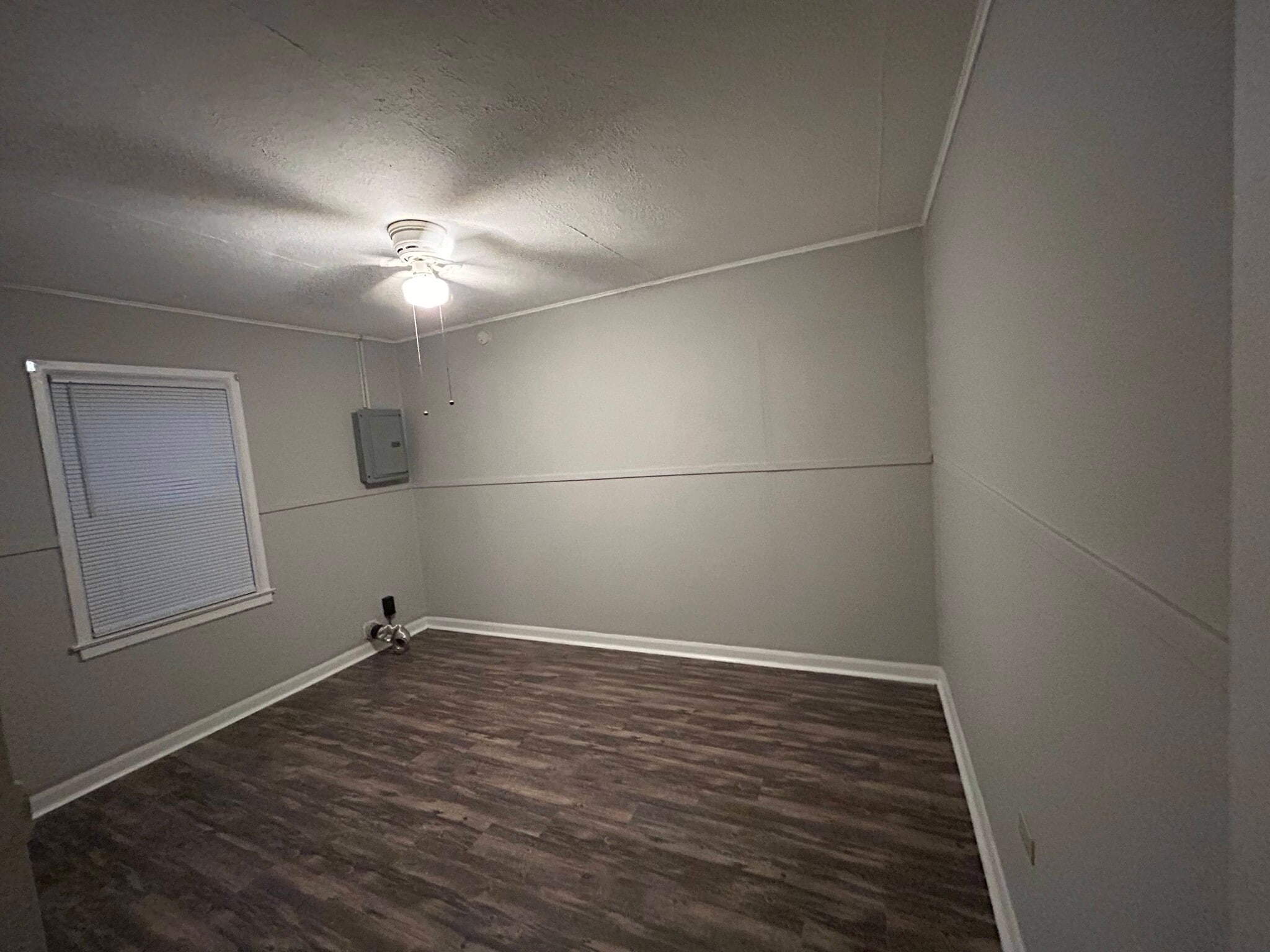 Building Photo - 2622 Knox Ave