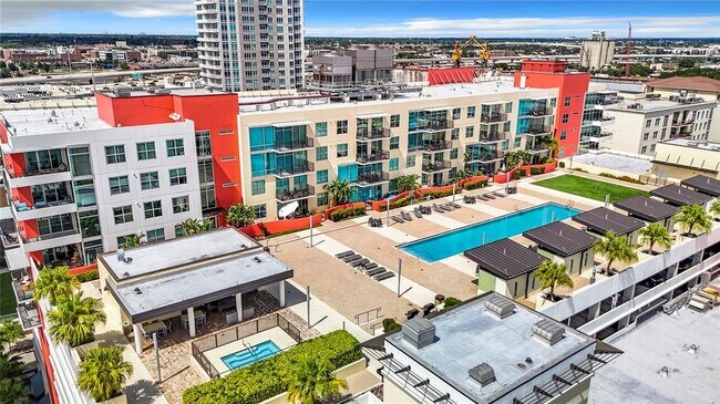 Building Photo - 1208 E Kennedy Blvd