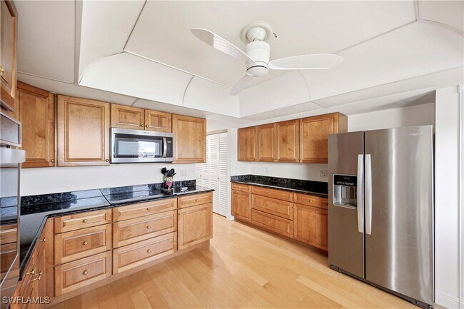 Building Photo - 330 Kon Tiki Dr