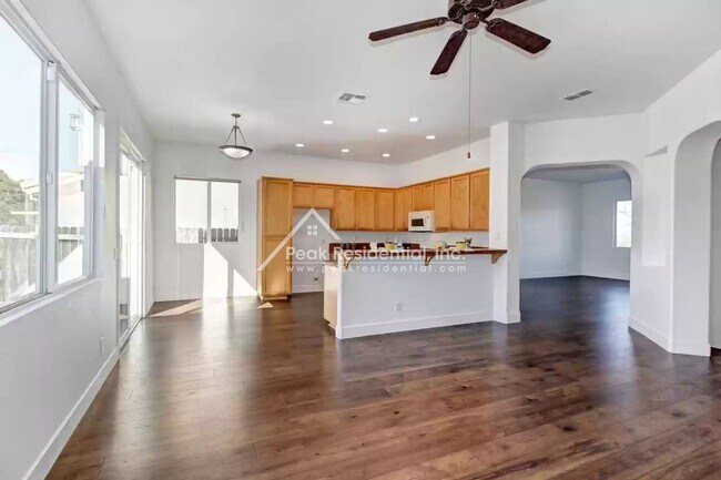 Building Photo - Wonderful 3bd/2ba Elk Grove Home with 2 Car Garage