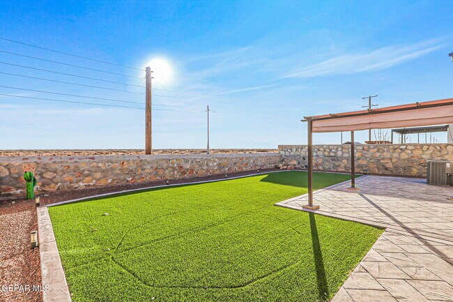 Building Photo - 14804 John McNeely Ave