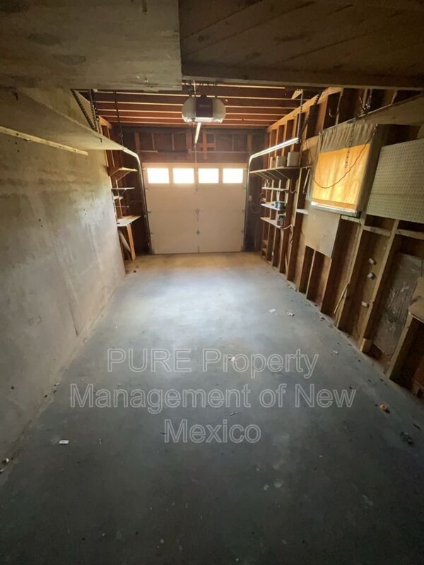 Building Photo - 6013 Zimmerman Ave NE