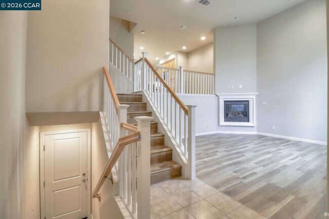 Building Photo - 2066 Mendocino Lane