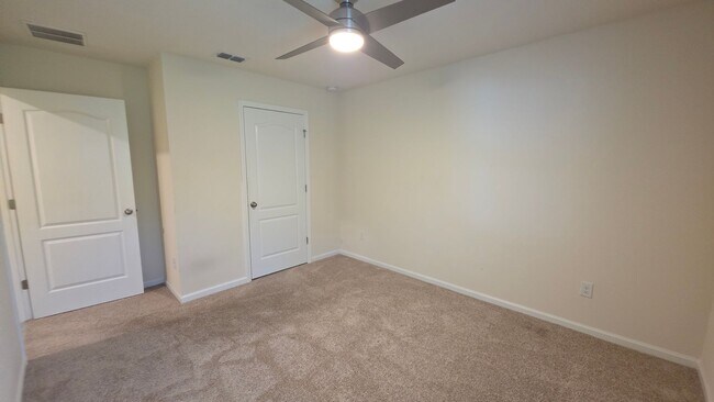 Building Photo - New Home in Sawmill Creek 3 Bedroom 3 Bath home with Office/Den and Screened Patio
