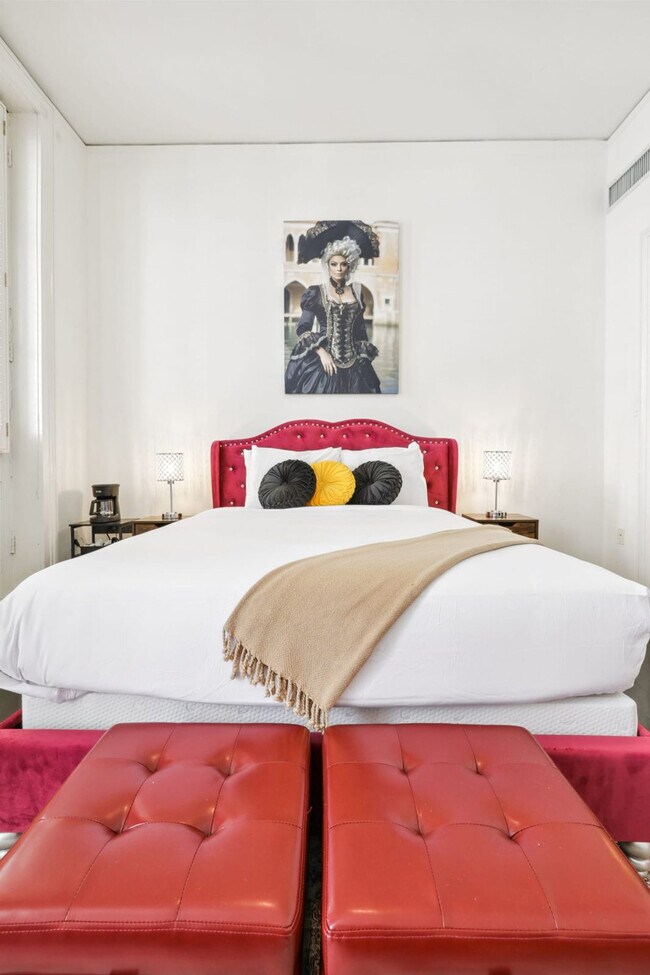 Building Photo - 508 Chartres St