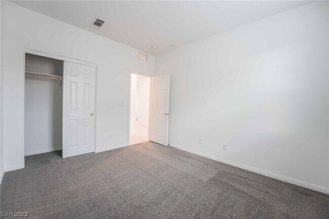 Building Photo - 623 Sedum Ave.