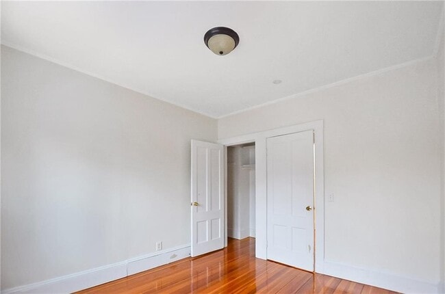 Building Photo - 292 Pleasant St