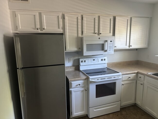 Building Photo - 2900 Heathstead Place