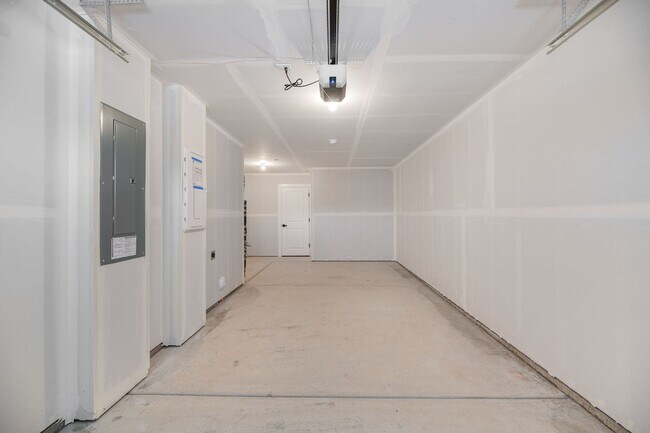 Building Photo - Brand New 4 Bedroom Luxury Townhome!