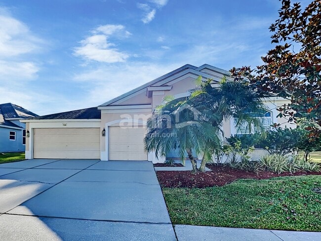 Building Photo - 7330 Crescent Palm Dr