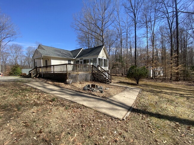Building Photo - 211 Cedar Ridge Dr