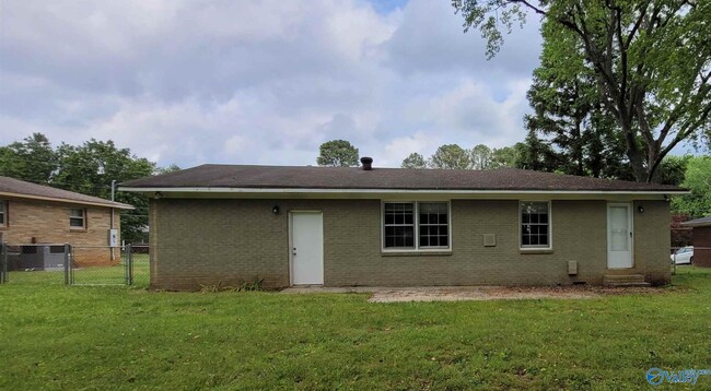 Building Photo - 4611 Daugette Dr NW