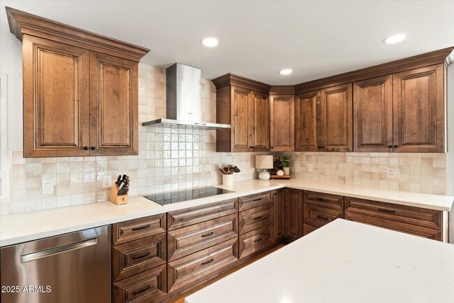 Building Photo - 1025 E Morten Ave