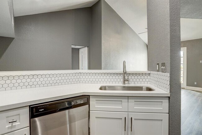 Building Photo - 2121 El Paseo St