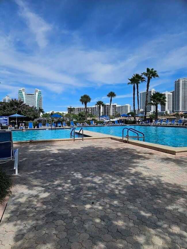 Building Photo - 600 Three Islands Boulevard