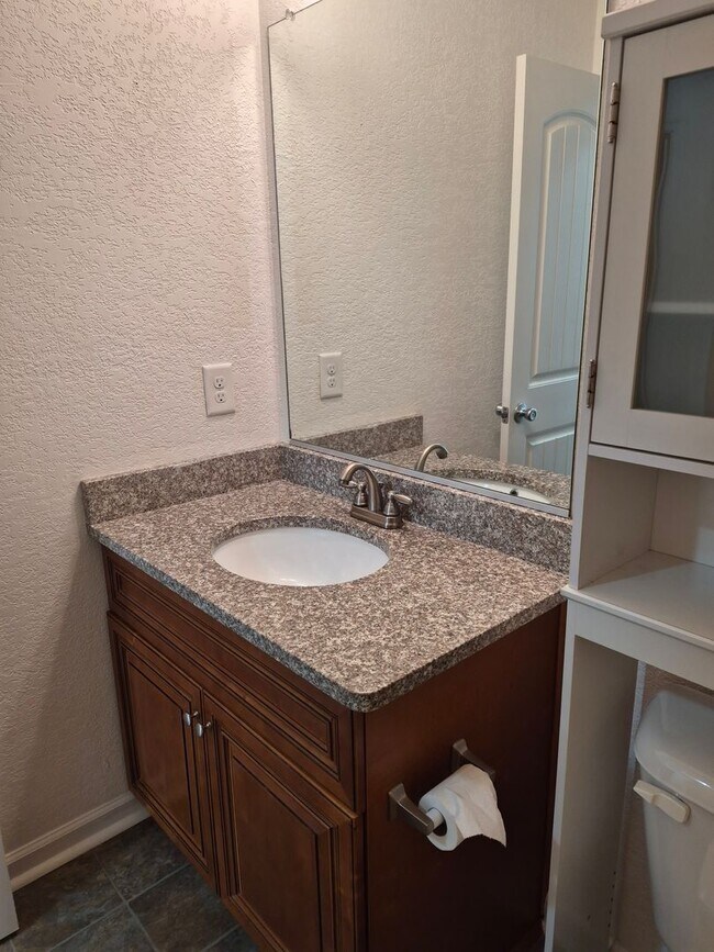 Building Photo - 1723 Fisher Ave