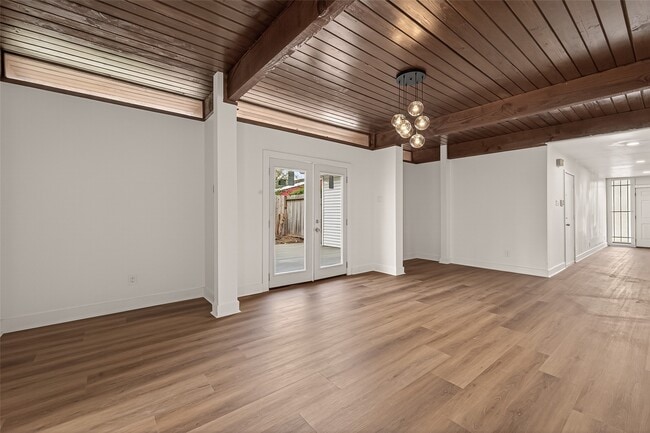 Building Photo - 5503 Jason St