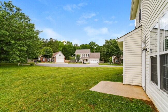 Building Photo - 6820 Ayrshire Glen Pl