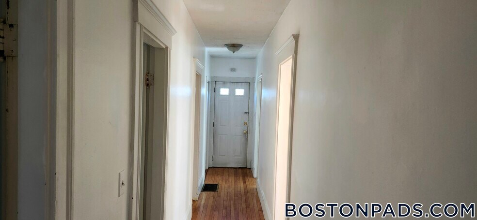 Building Photo - 297 Washington St