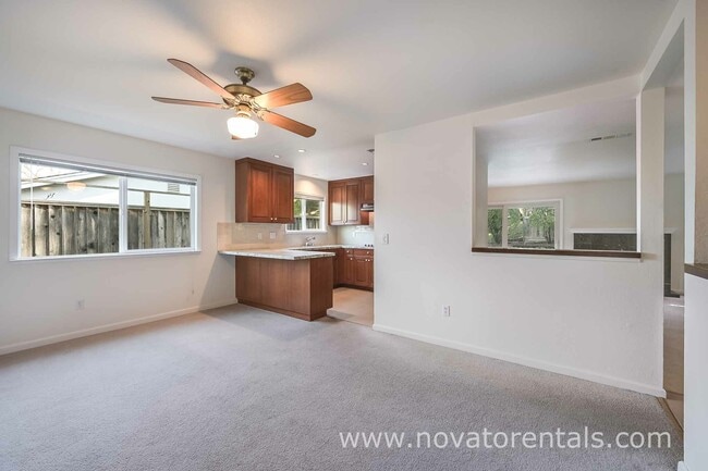 Building Photo - 2665 Center Rd