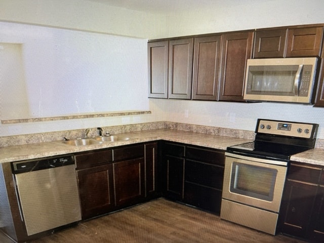 Building Photo - 4029 Cobblestone Dr