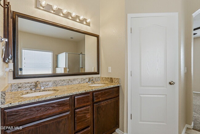 Building Photo - 14458 Vincent Kalel