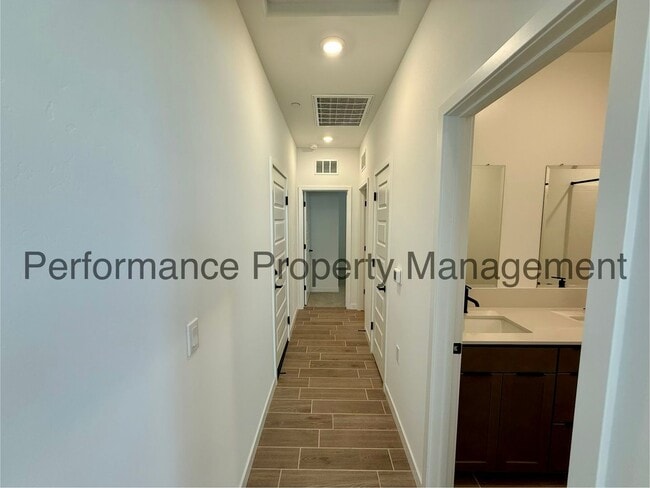 Building Photo - Gorgeous 5 Bed/3 Bath New Construction in Gossimer Grove w/ Solar