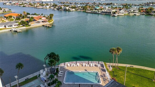 Building Photo - 400 64th Ave