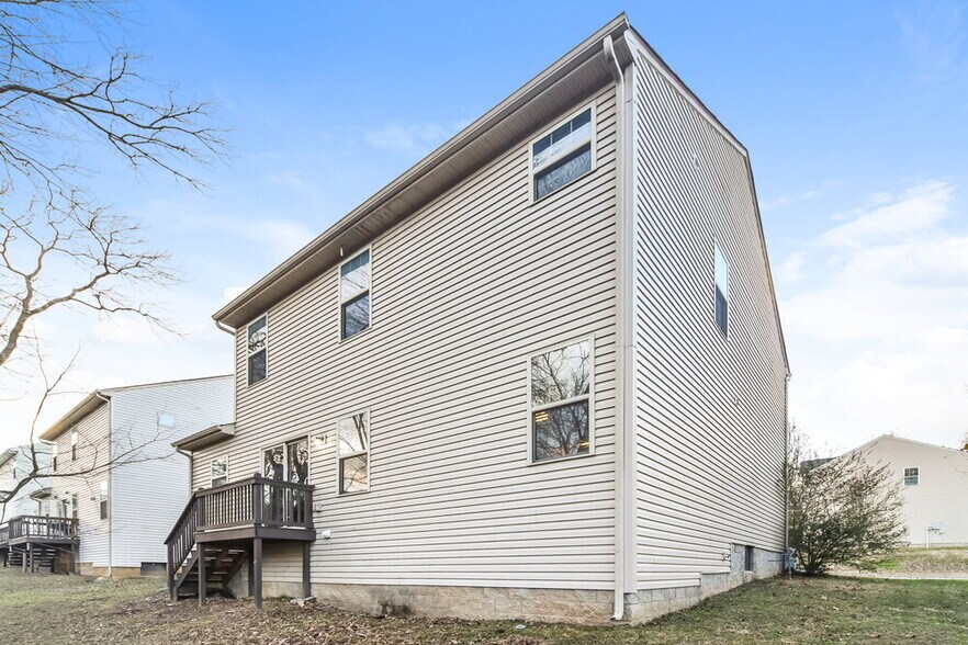 Building Photo - 4249 Sandstone Dr