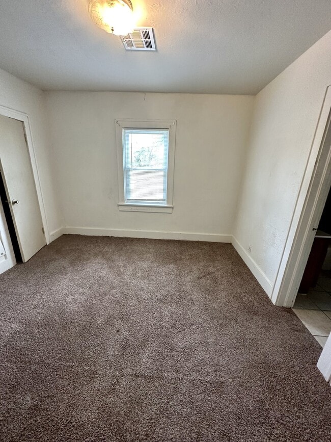 Building Photo - Charming 2-Bedroom Home with Detached Gara...