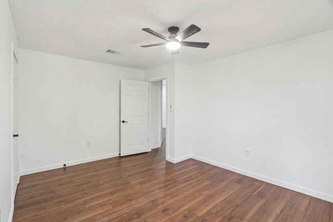 Building Photo - 385 Alta Vista Dr