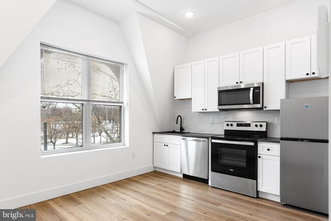 Building Photo - 2317 N 33rd St