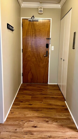 Building Photo - 555 E William St