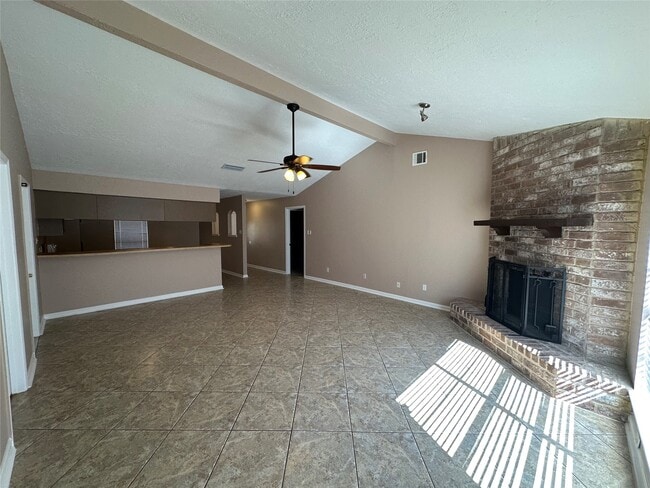 Building Photo - 7127 Maxwood Dr