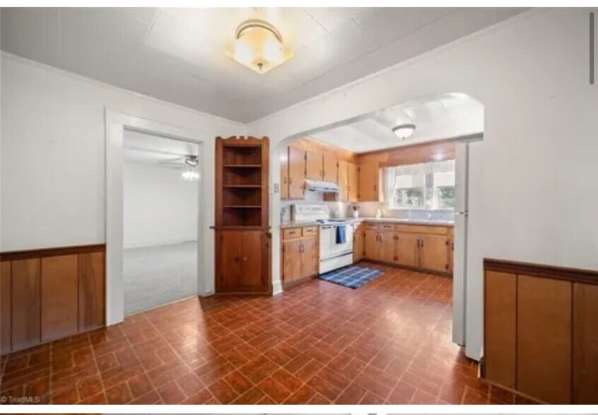 Building Photo - 103 Southview Dr