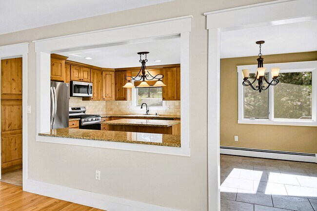 Building Photo - 31340 Brookline Rd