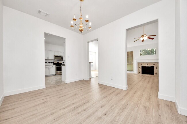 Building Photo - Spacious 4-Bedroom Home with Private Office & Room for Everyone!