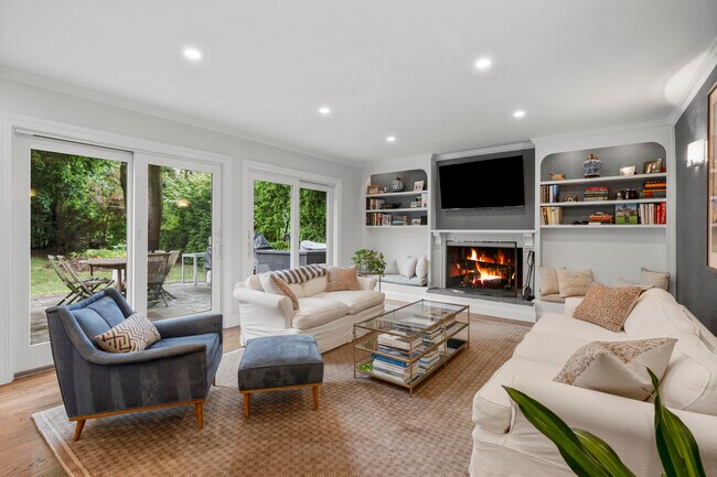 Building Photo - 341 Orienta Ave