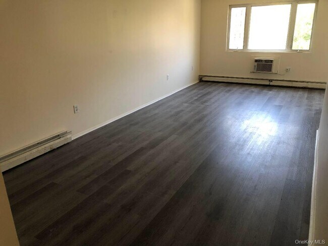 Building Photo - 57-37 Arverne Blvd