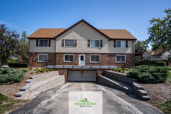 Building Photo - 10640 N Ivy Ct
