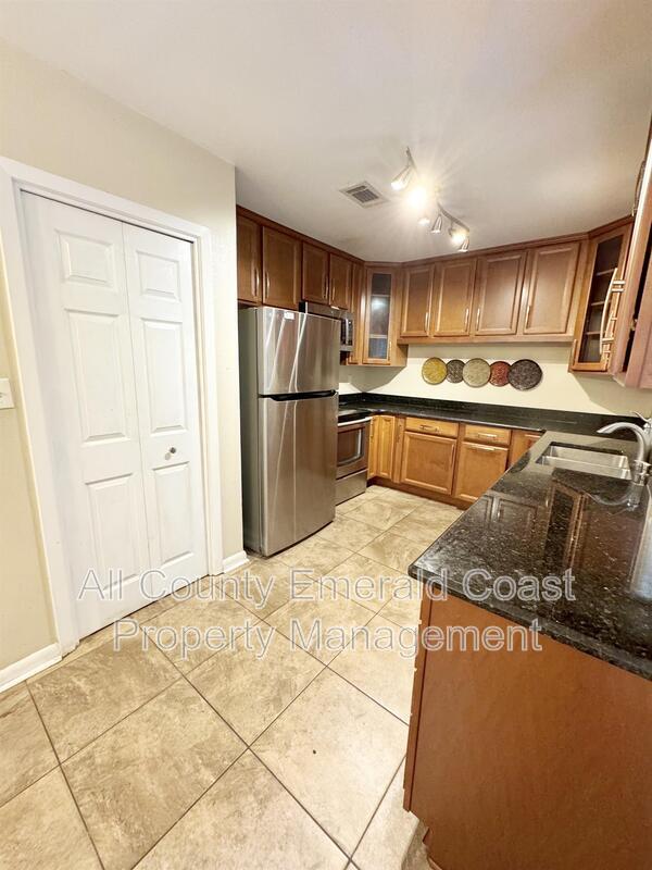 Building Photo - 506 Trenton St