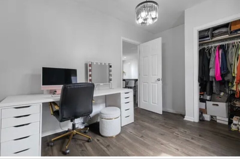 Building Photo - 55 Howe St