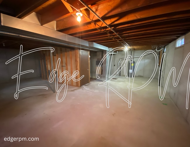 Building Photo - For Rent: 2BR Duplex w/ Garage – Great Loc...